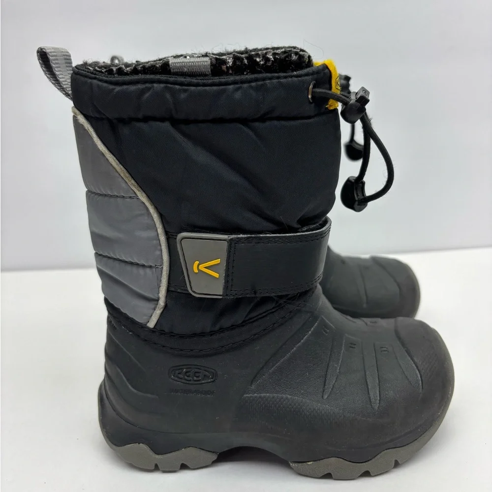 KEEN Black Winter Boots with Yellow Accent, SZ 10 toddler boy, box 35